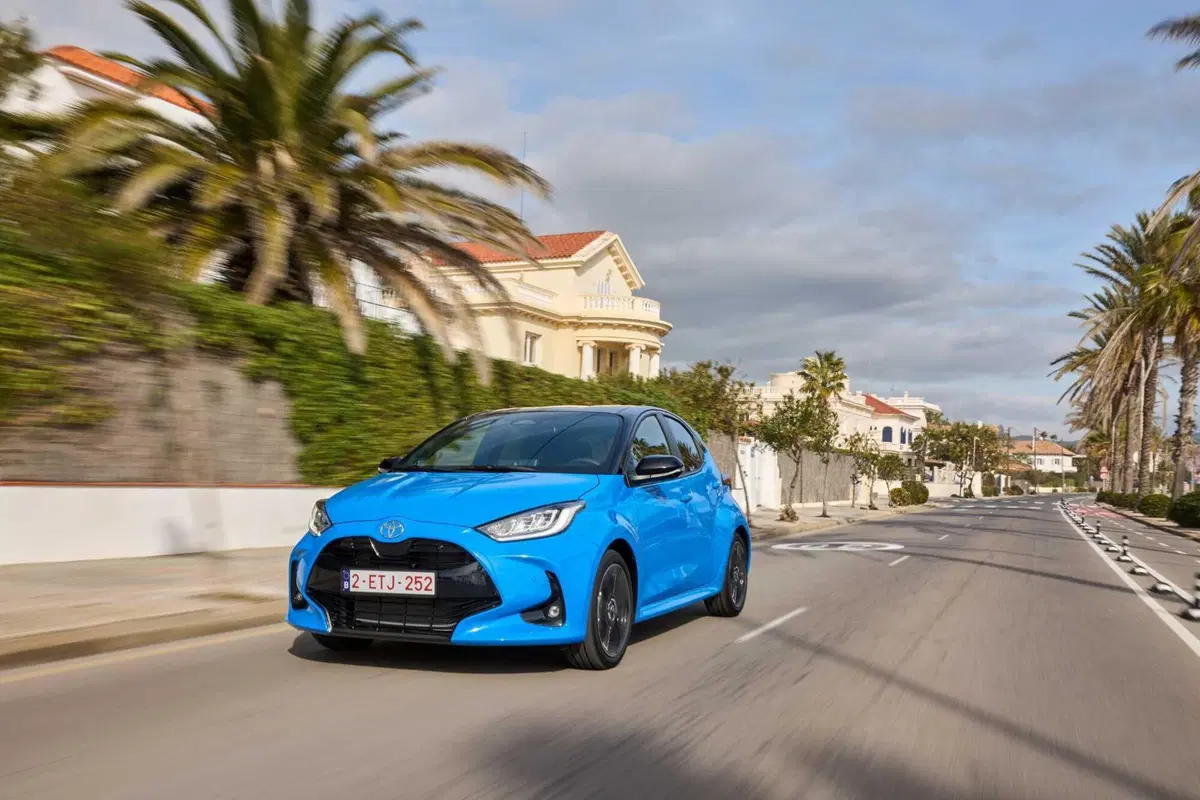 Toyota Yaris arriva a 130 CV ibridi e migliora in tutto [VIDEO] (15)