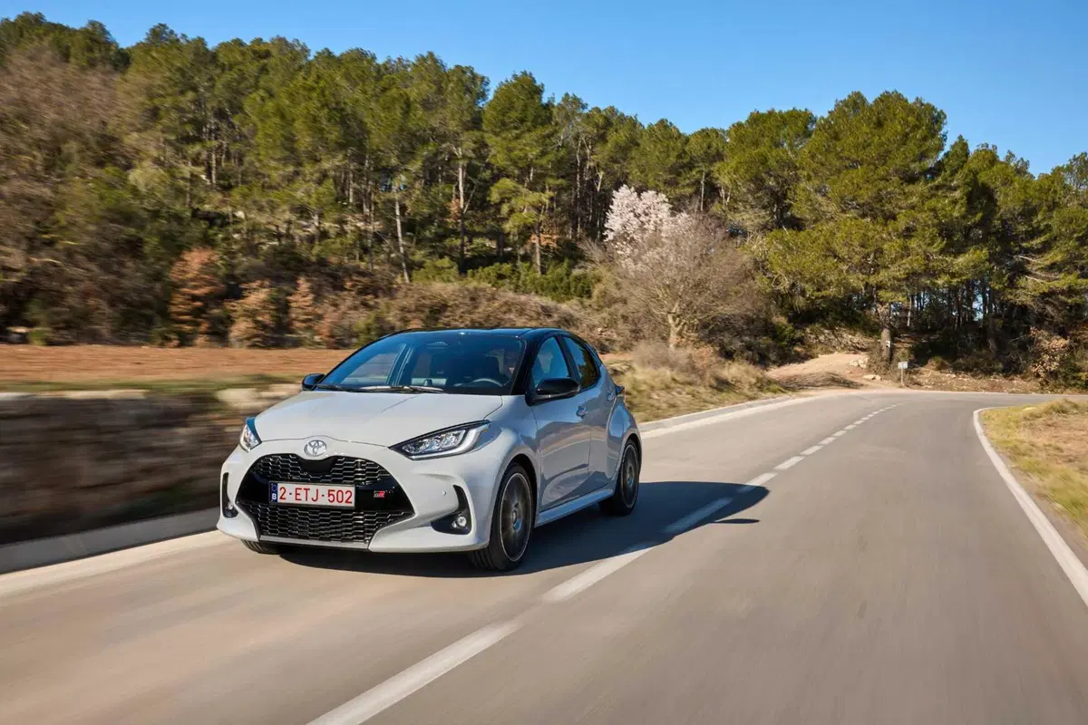 Toyota Yaris arriva a 130 CV ibridi e migliora in tutto [VIDEO] (20)