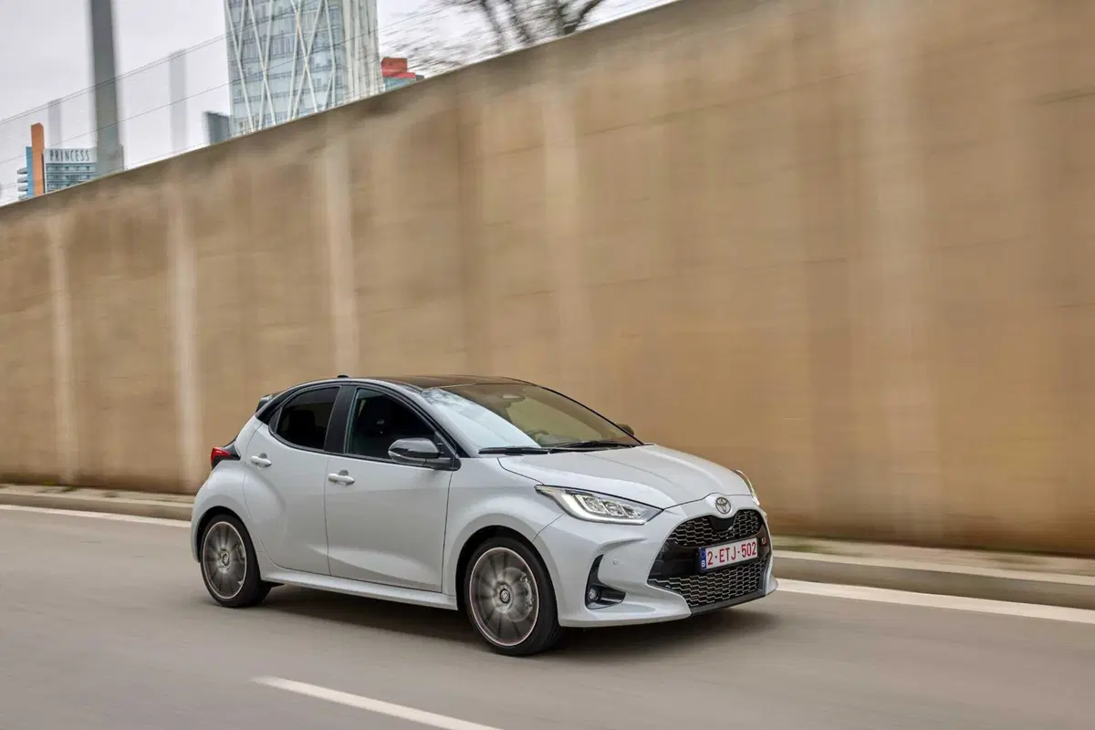 Toyota Yaris arriva a 130 CV ibridi e migliora in tutto [VIDEO] (23)