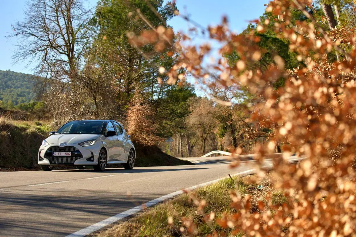 Toyota Yaris arriva a 130 CV ibridi e migliora in tutto [VIDEO] (25)