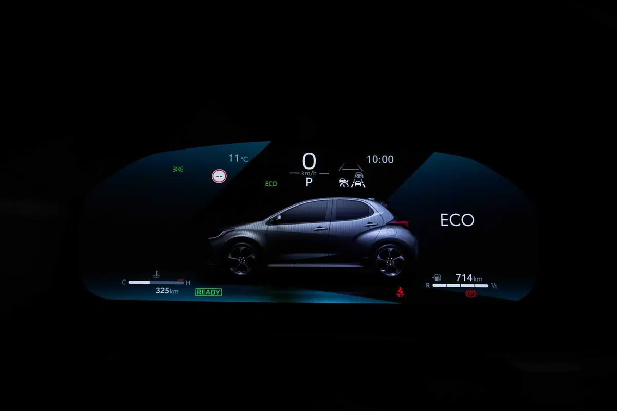 Toyota Yaris arriva a 130 CV ibridi e migliora in tutto [VIDEO] (38)