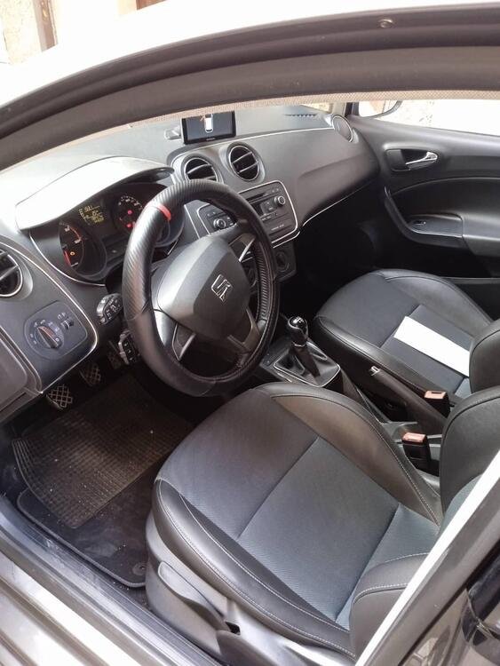 SEAT Ibiza ST 1.6 TDI CR FR del 2015 usata a Petilia Policastro (4)