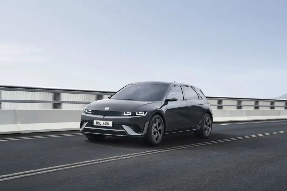 Hyundai Ioniq 5 il primo restyling della elettrica, anche N-Line (2)