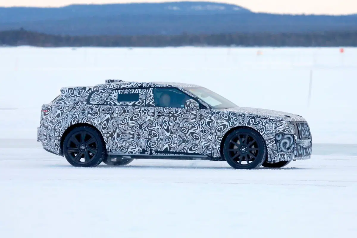 Range Rover, ecco la prima elettrica in fase di test [Foto Spia] (4)
