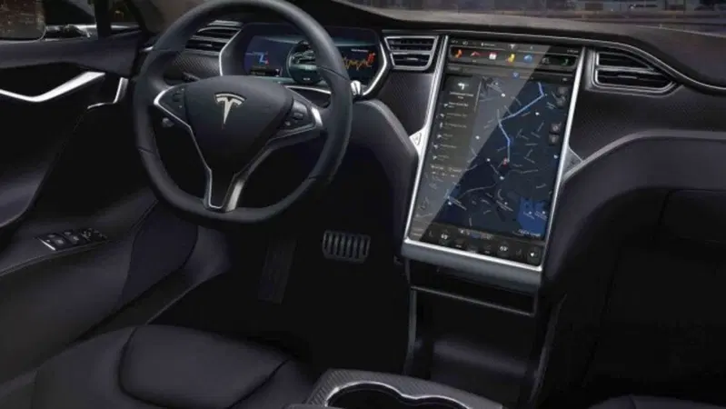Codacons: &laquo;Vietiamo le auto a guida autonoma&raquo;