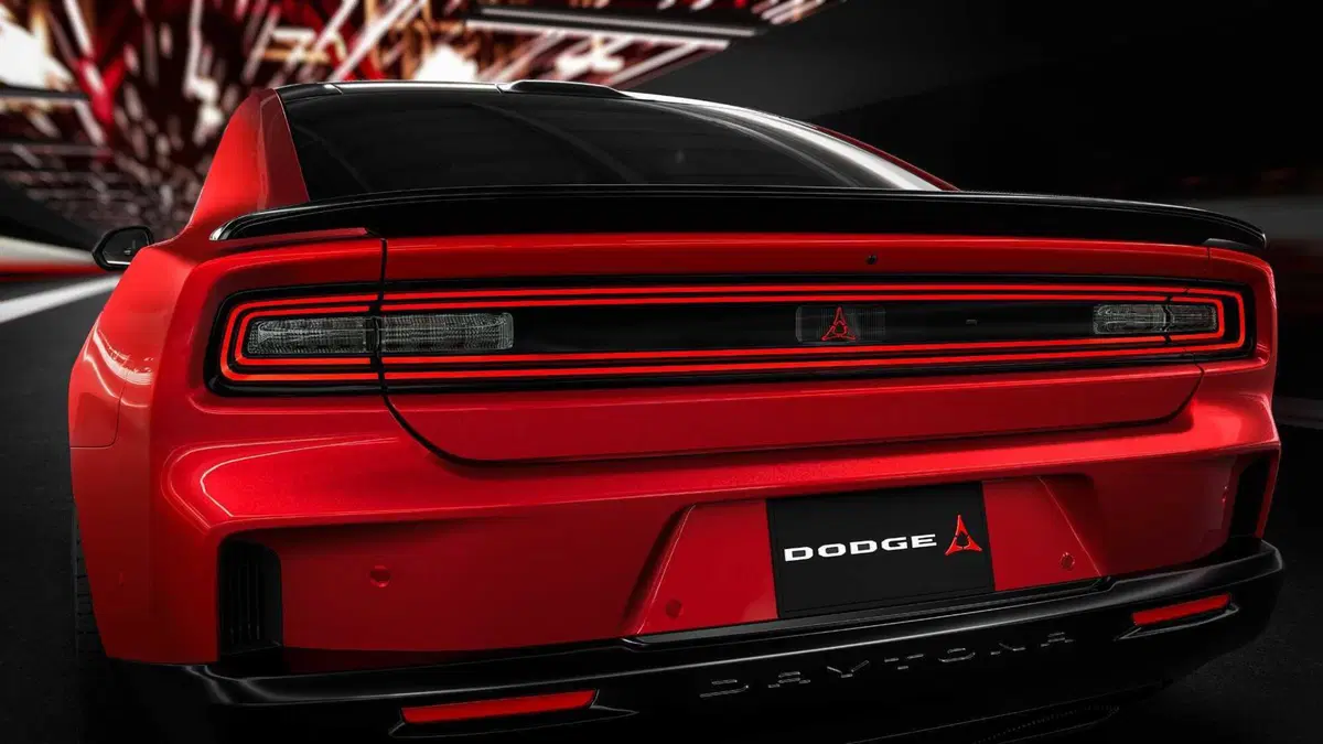 Dodge Charger Daytona EV: la prima muscle car a batterie (ma c'è anche a benzina)   (10)