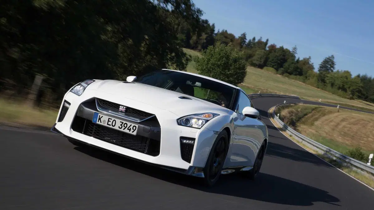 Nissan GT-R (2008-22) (3)