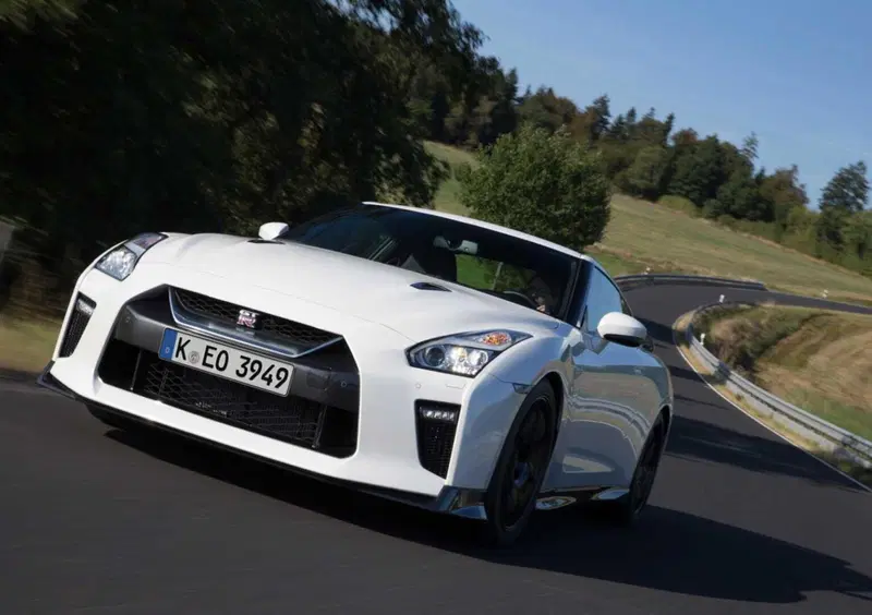 Nissan GT-R (2008-22) (3)