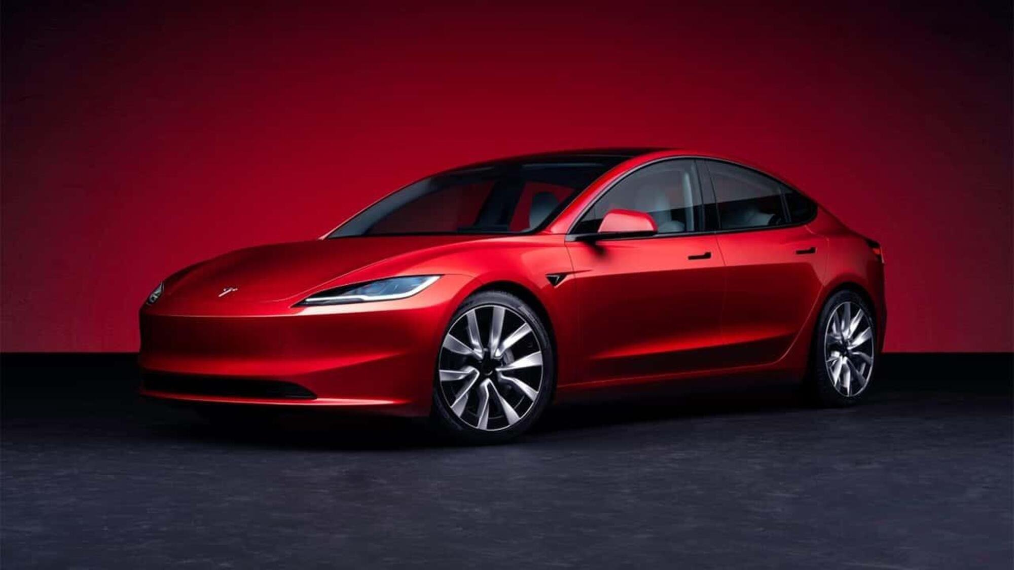 Tesla Model 3 Highland, Finalmente i FARI MATRIX LED! [VIDEO]