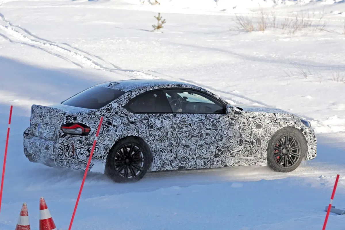 BMW M2 CS, ecco il prototipo della futura serie limitata [Foto Spia] (3)