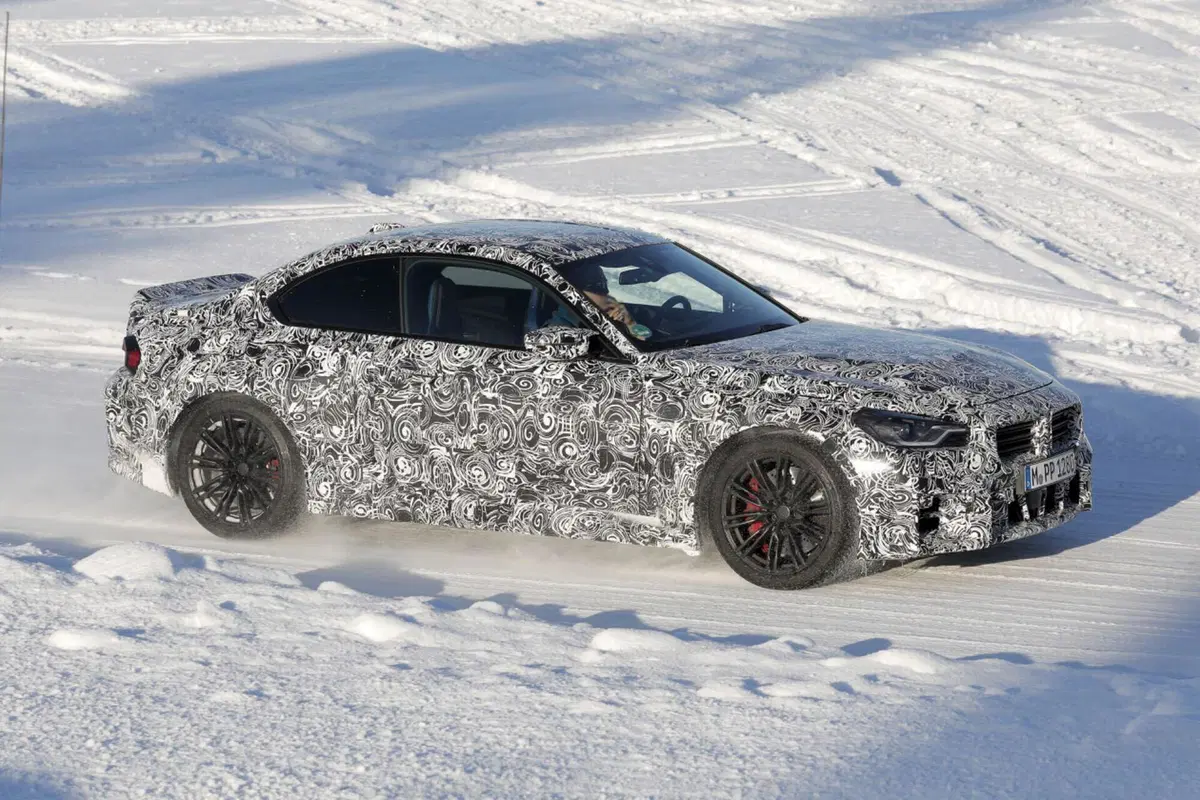 BMW M2 CS, ecco il prototipo della futura serie limitata [Foto Spia] (4)