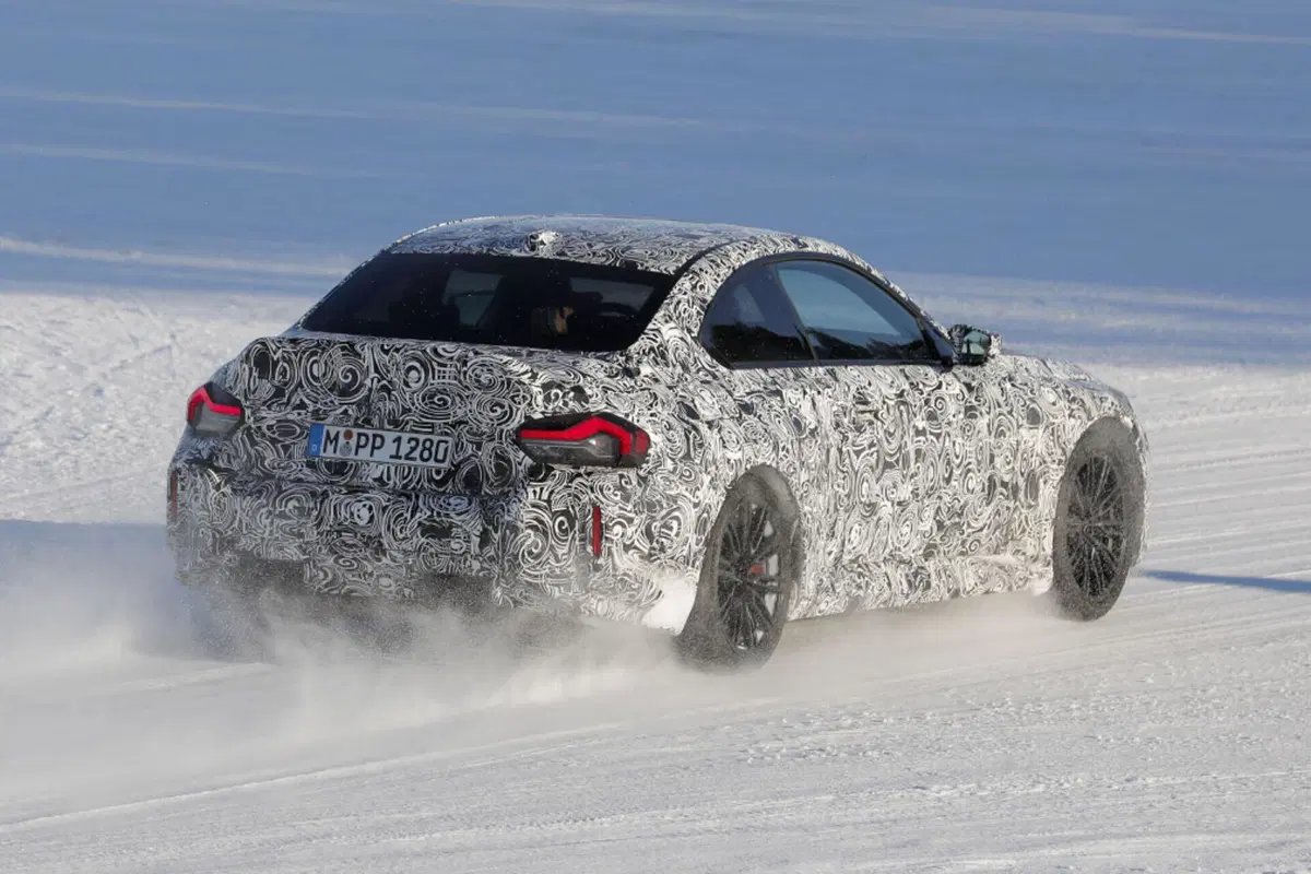 BMW M2 CS, ecco il prototipo della futura serie limitata [Foto Spia] (10)