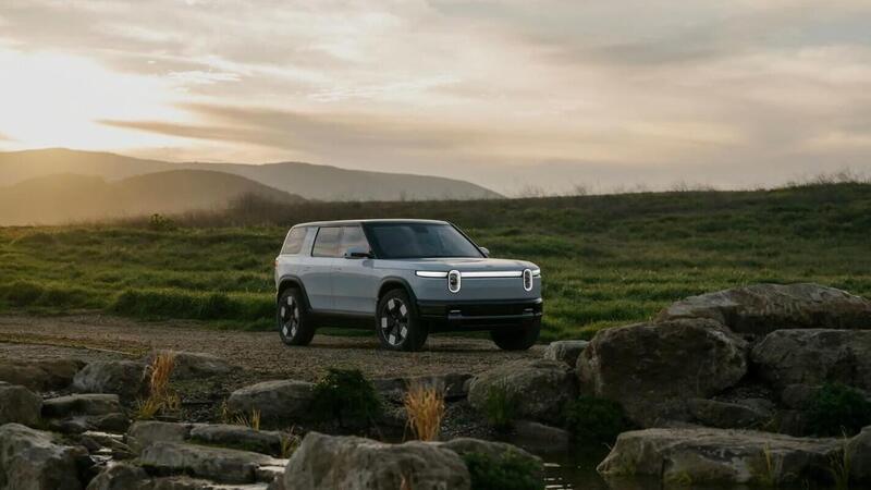 Rivian: perde 40 mila dollari per ogni auto venduta, ma arriva la &quot;piccola&quot; R2