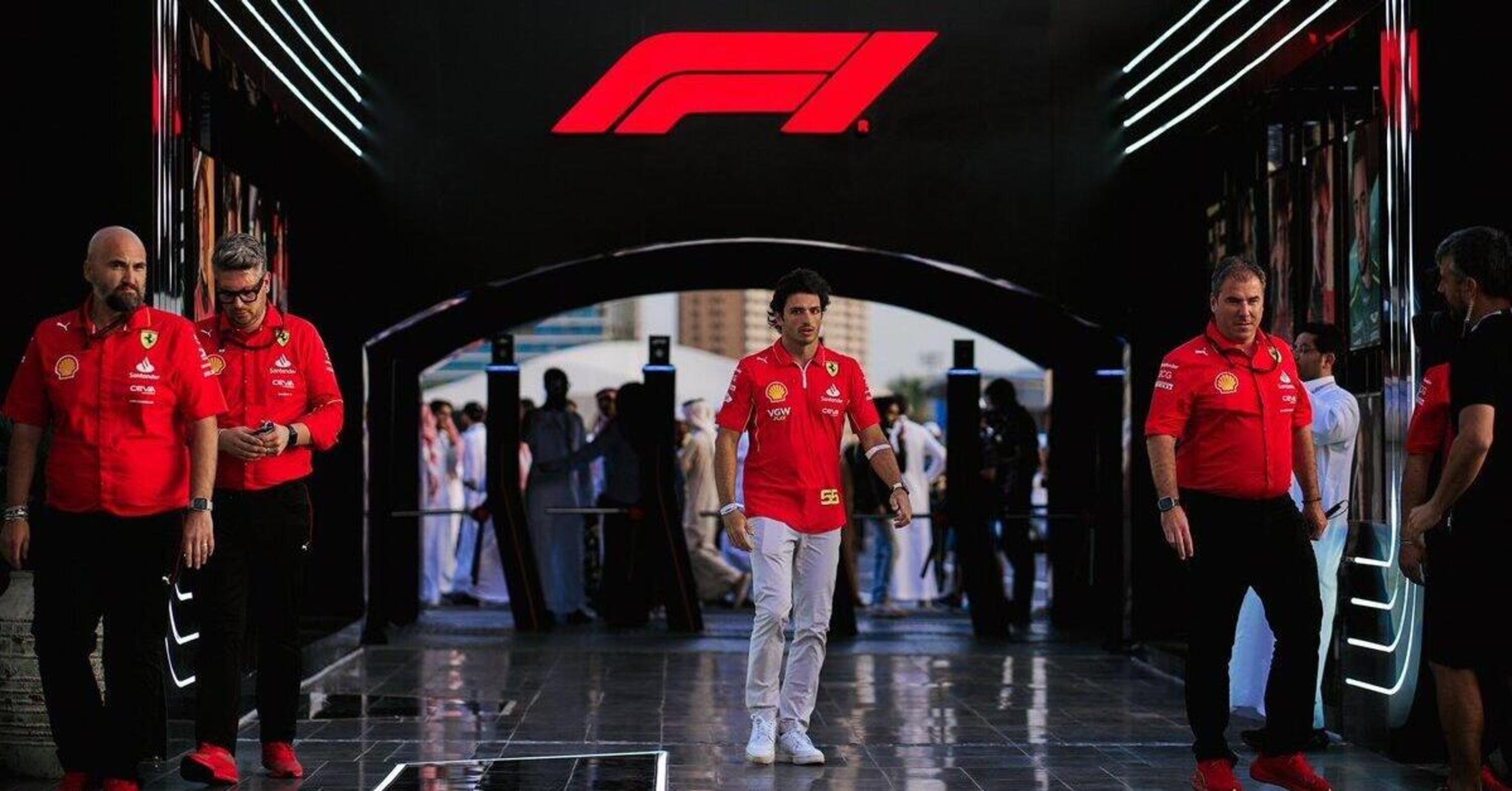 F1. GP Arabia Saudita, Sainz torna nel paddock dopo l&rsquo;operazione di ieri
