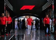 F1. GP Arabia Saudita, Sainz torna nel paddock dopo l’operazione di ieri