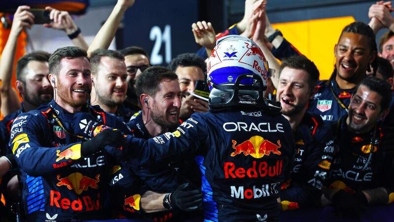F1. Risultati GP Arabia Saudita 2024: doppietta Red Bull con Verstappen e Perez. Leclerc terzo e Bearman settimo