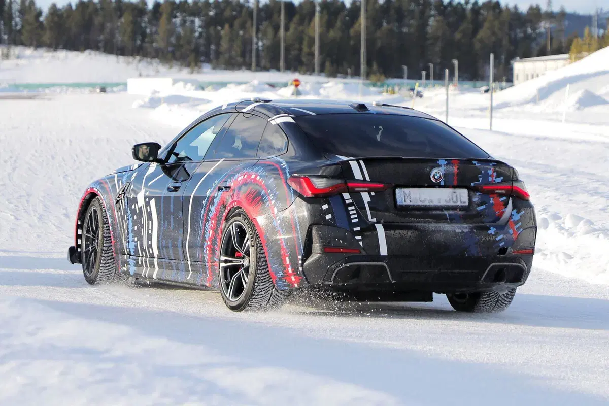 BMW i4 M, l’elettrica avrà 1.200 Cv e quattro motori [Foto Spia] (6)