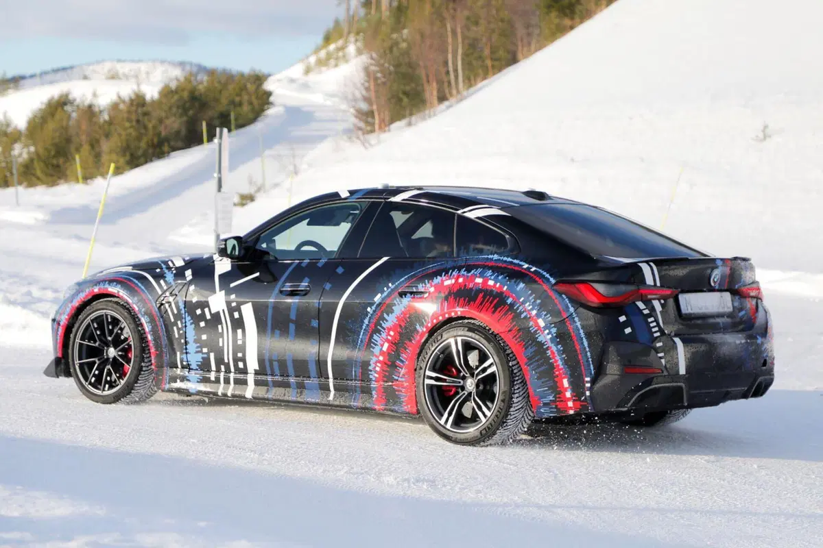 BMW i4 M, l’elettrica avrà 1.200 Cv e quattro motori [Foto Spia] (9)