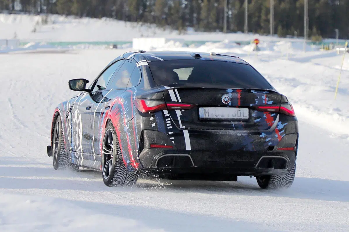 BMW i4 M, l’elettrica avrà 1.200 Cv e quattro motori [Foto Spia] (10)