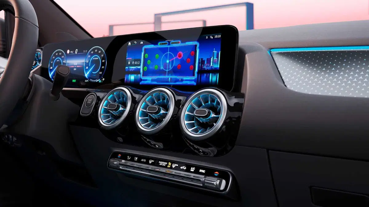 Mercedes-Benz EQA (9)