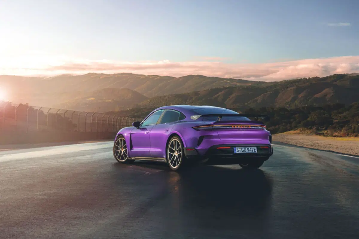 Porsche Taycan Turbo S: è la più potente di sempre, 0-100 in 2,2 secondi (3)
