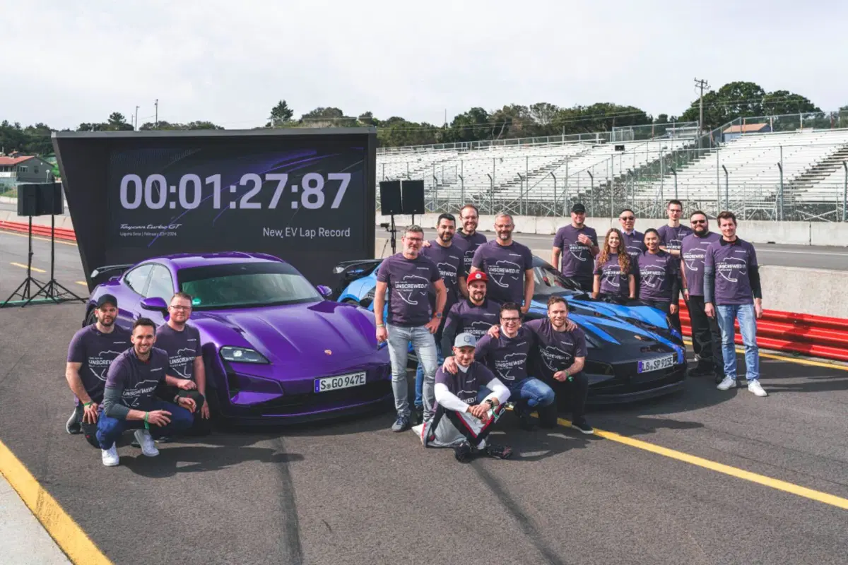Porsche Taycan Turbo S: è la più potente di sempre, 0-100 in 2,2 secondi (10)