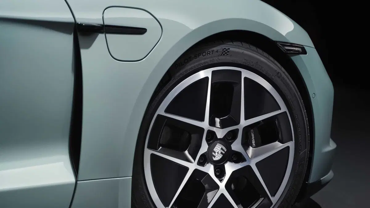Porsche Taycan 4S 5p.ti (10)