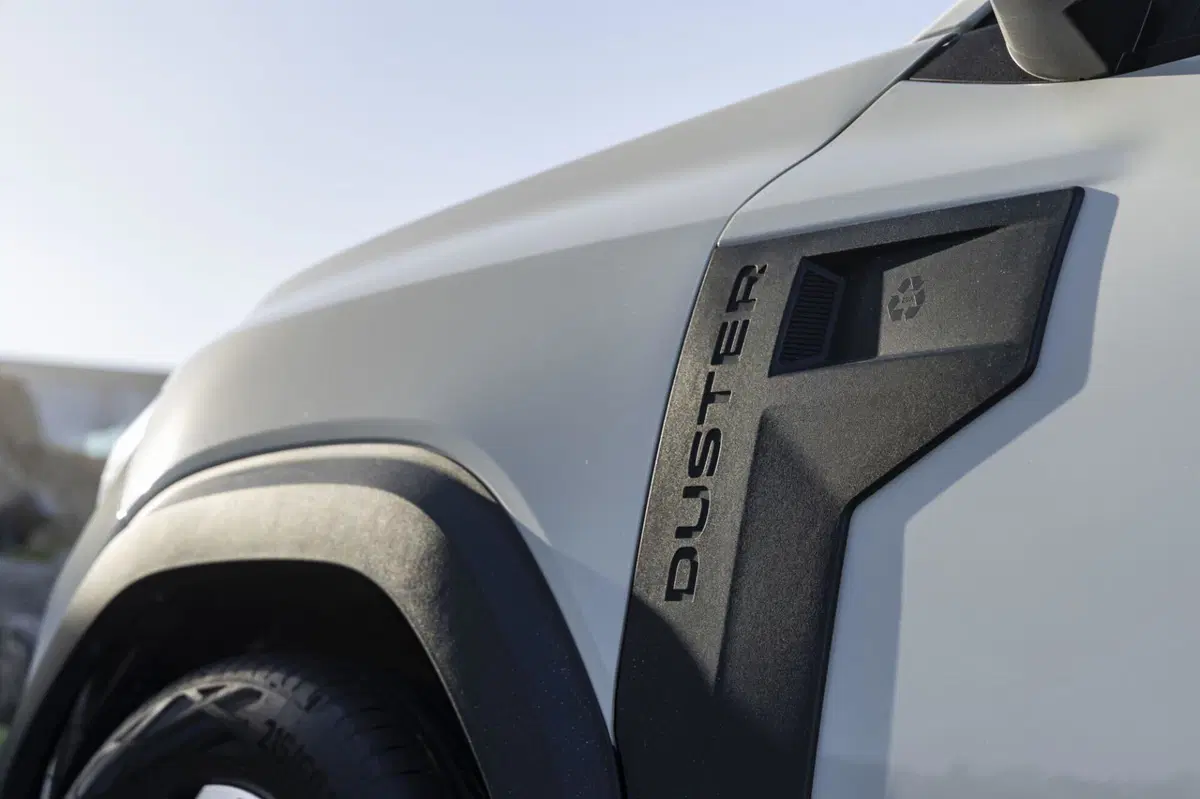 Dacia Duster 2024: aprono gli ordini da 19.700 euro (3)
