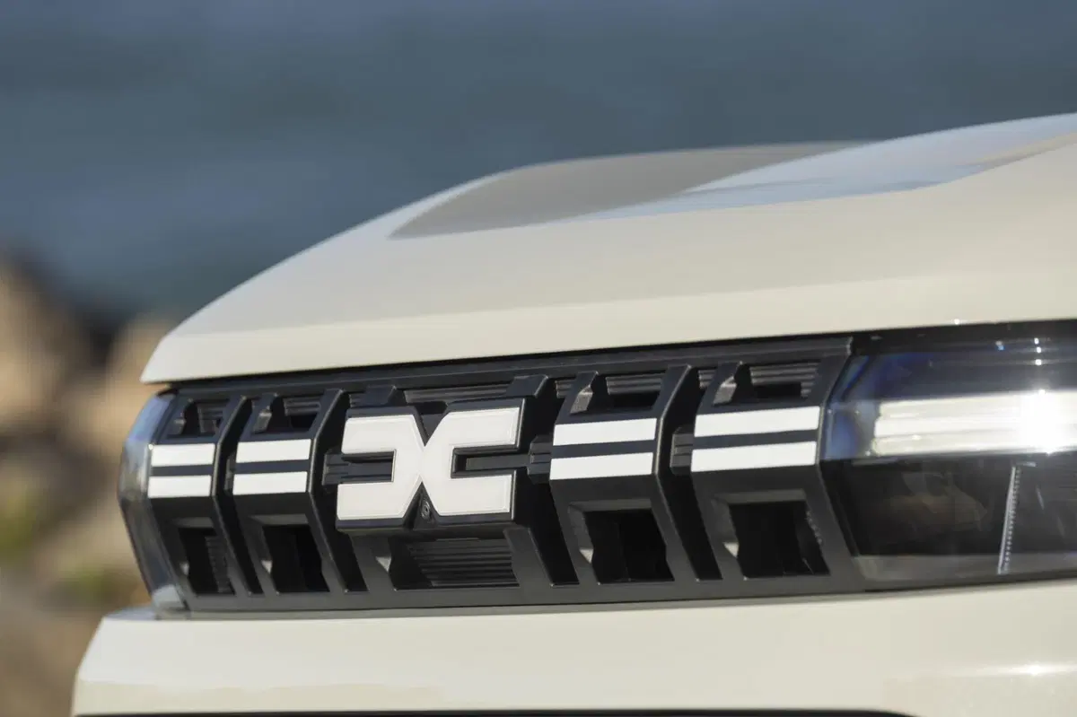 Dacia Duster 2024: aprono gli ordini da 19.700 euro (2)