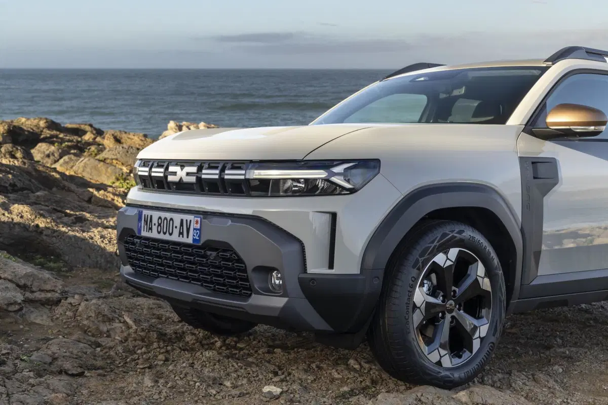 Dacia Duster 2024: aprono gli ordini da 19.700 euro (4)