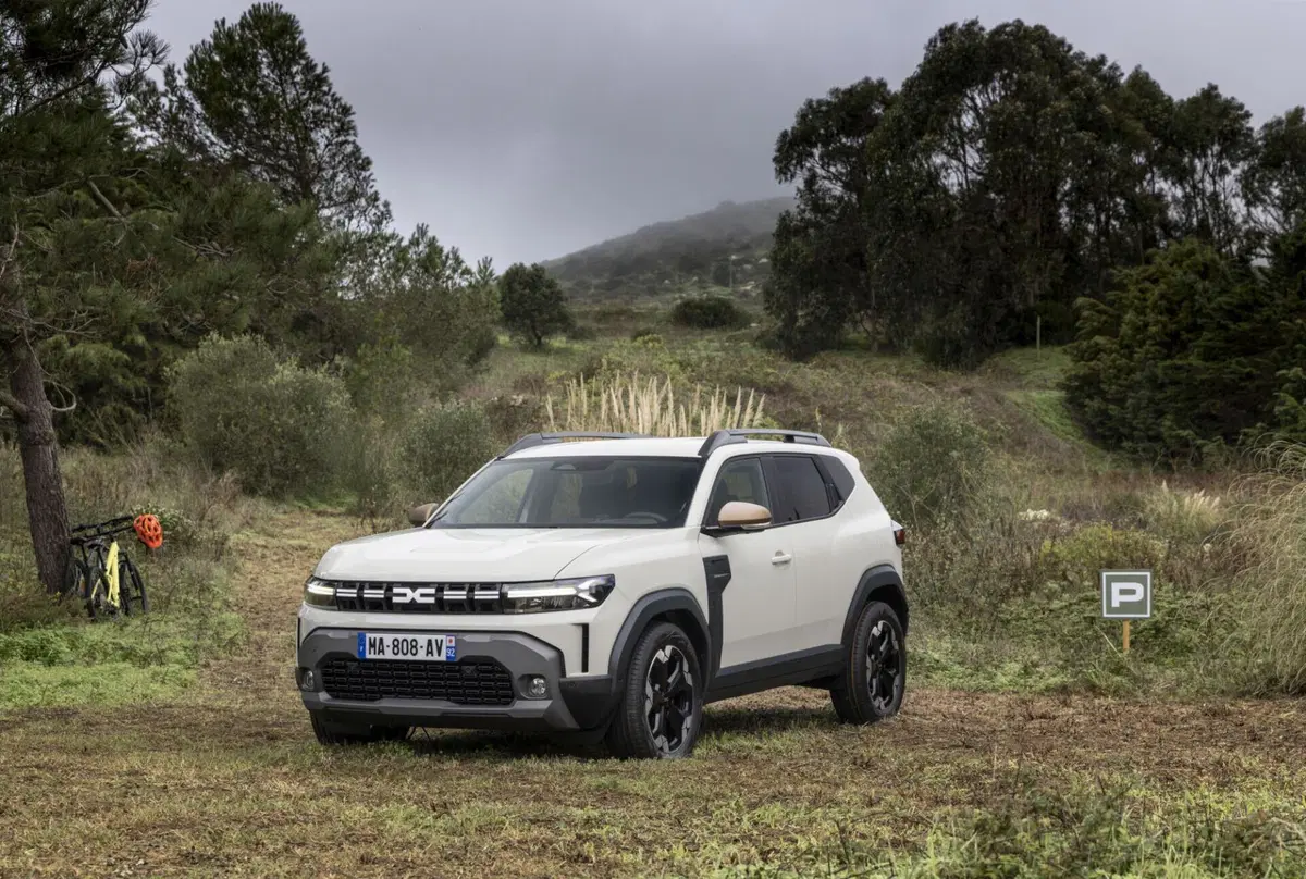 Dacia Duster 2024: aprono gli ordini da 19.700 euro (6)