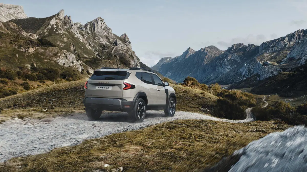 Dacia Duster 2024: aprono gli ordini da 19.700 euro (13)
