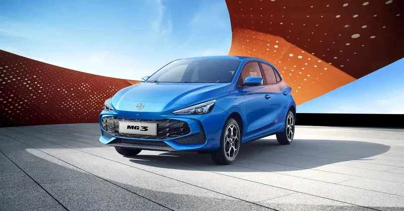 Scende in campo e le ha tutte contro: Nuova MG3 Full hybrid Top e Flop