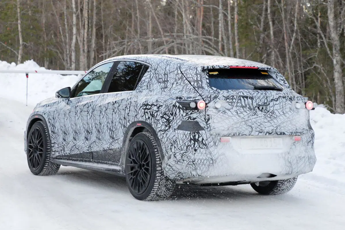 Mercedes AMG GLC, nel 2026 ci sarà l’elettrica AMG EQC [Foto Spia] (4)