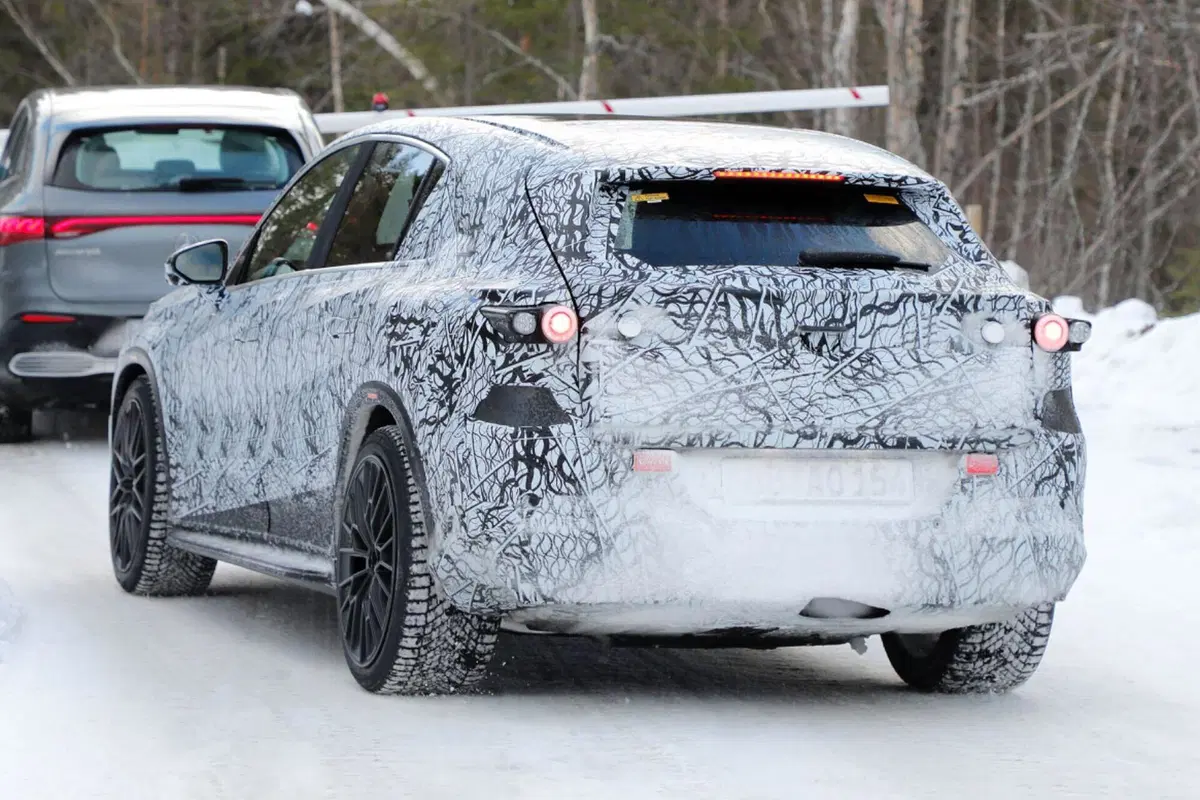 Mercedes AMG GLC, nel 2026 ci sarà l’elettrica AMG EQC [Foto Spia] (11)