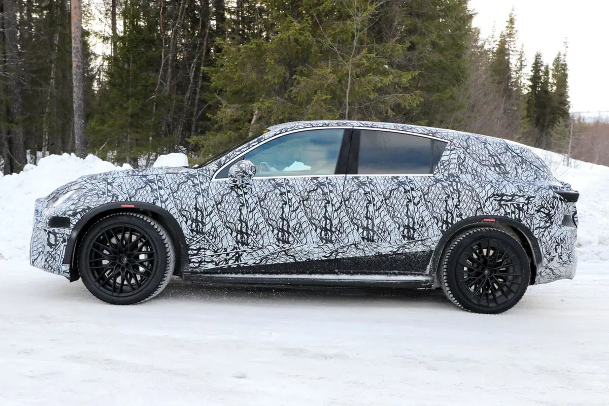 Mercedes AMG GLC, nel 2026 ci sarà l’elettrica AMG EQC [Foto Spia] (6)