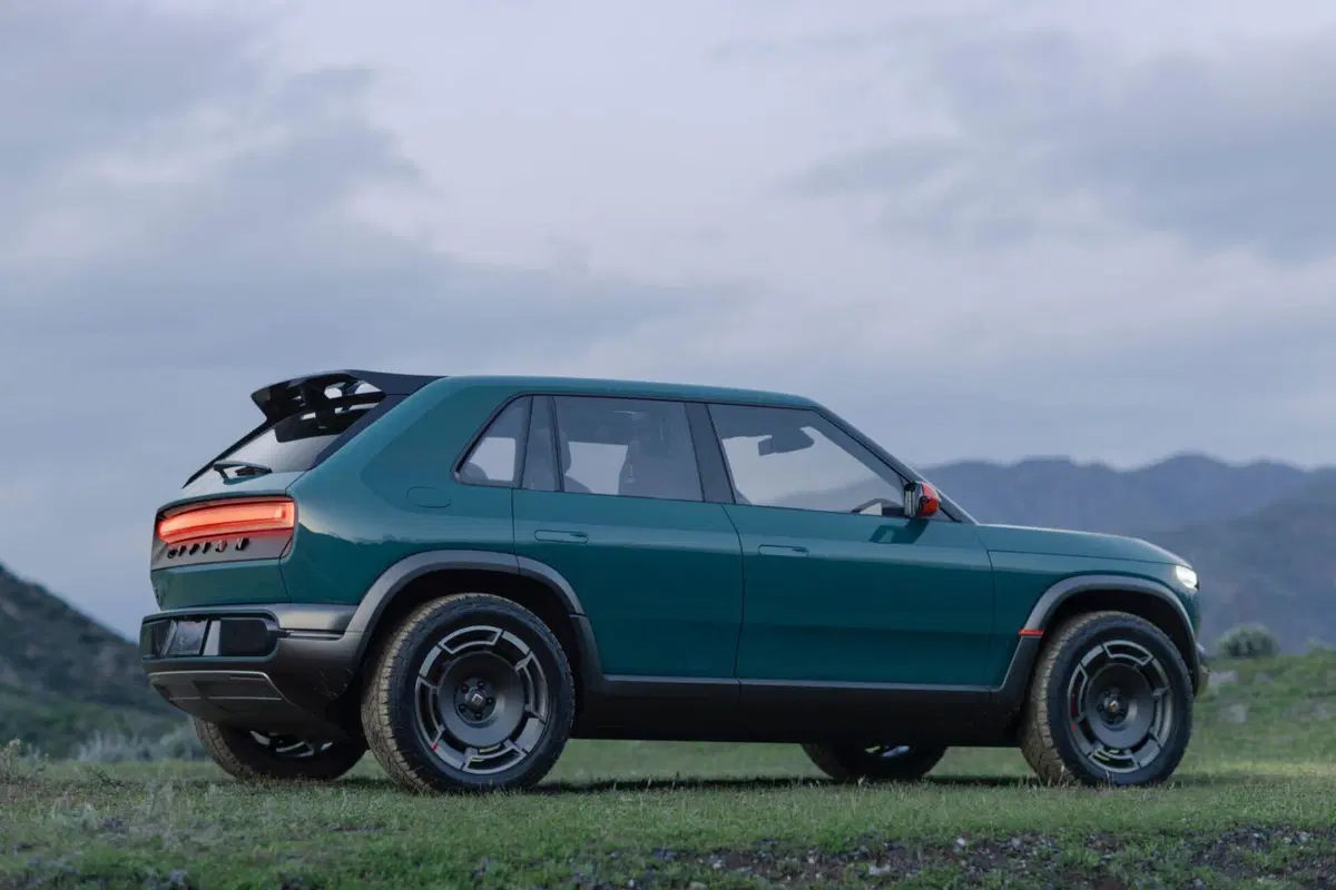 Rivian R3X: design oltre ogni aspettativa (4)