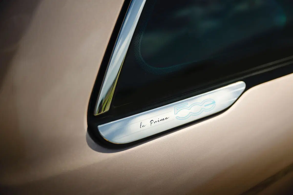 Fiat 500e: due versioni speciali. Una ha Andrea Bocelli 'dentro' (5)