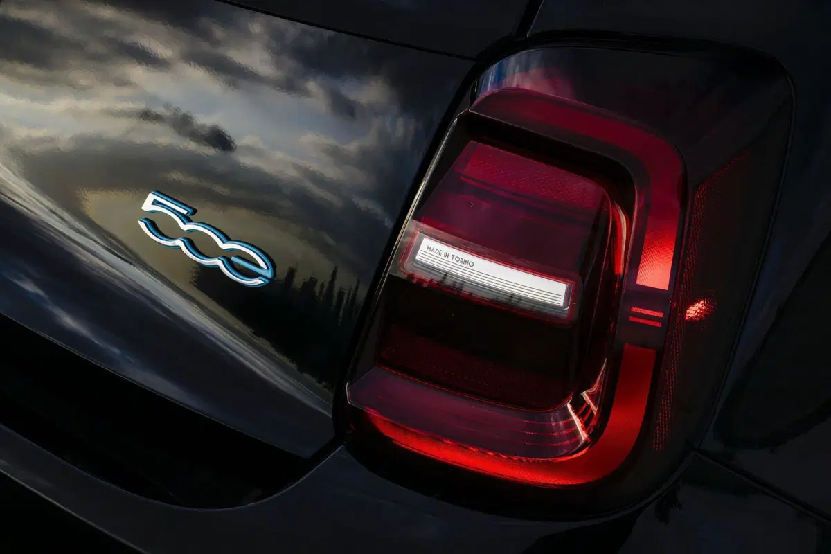 Fiat 500e: due versioni speciali. Una ha Andrea Bocelli 'dentro' (12)