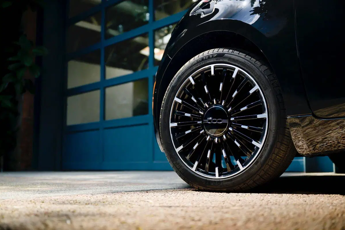 Fiat 500e: due versioni speciali. Una ha Andrea Bocelli 'dentro' (13)