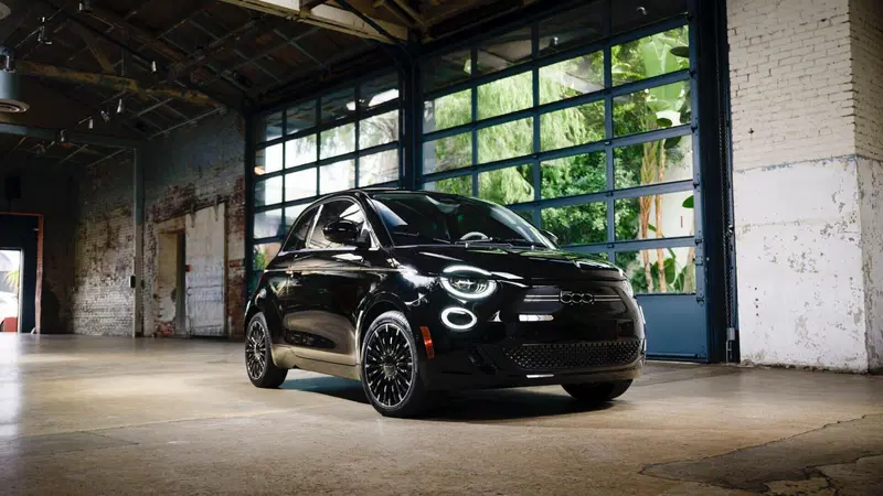 Fiat 500e: due versioni speciali. Una ha Andrea Bocelli "dentro"