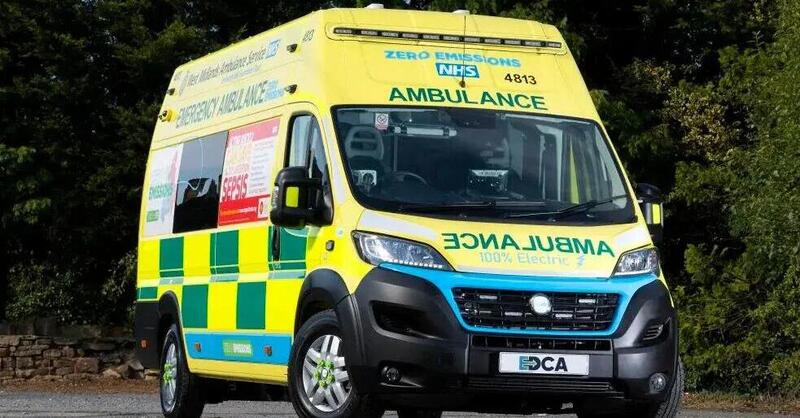 UK: le ambulanze elettriche preoccupano, troppo tempo perso per le ricariche 