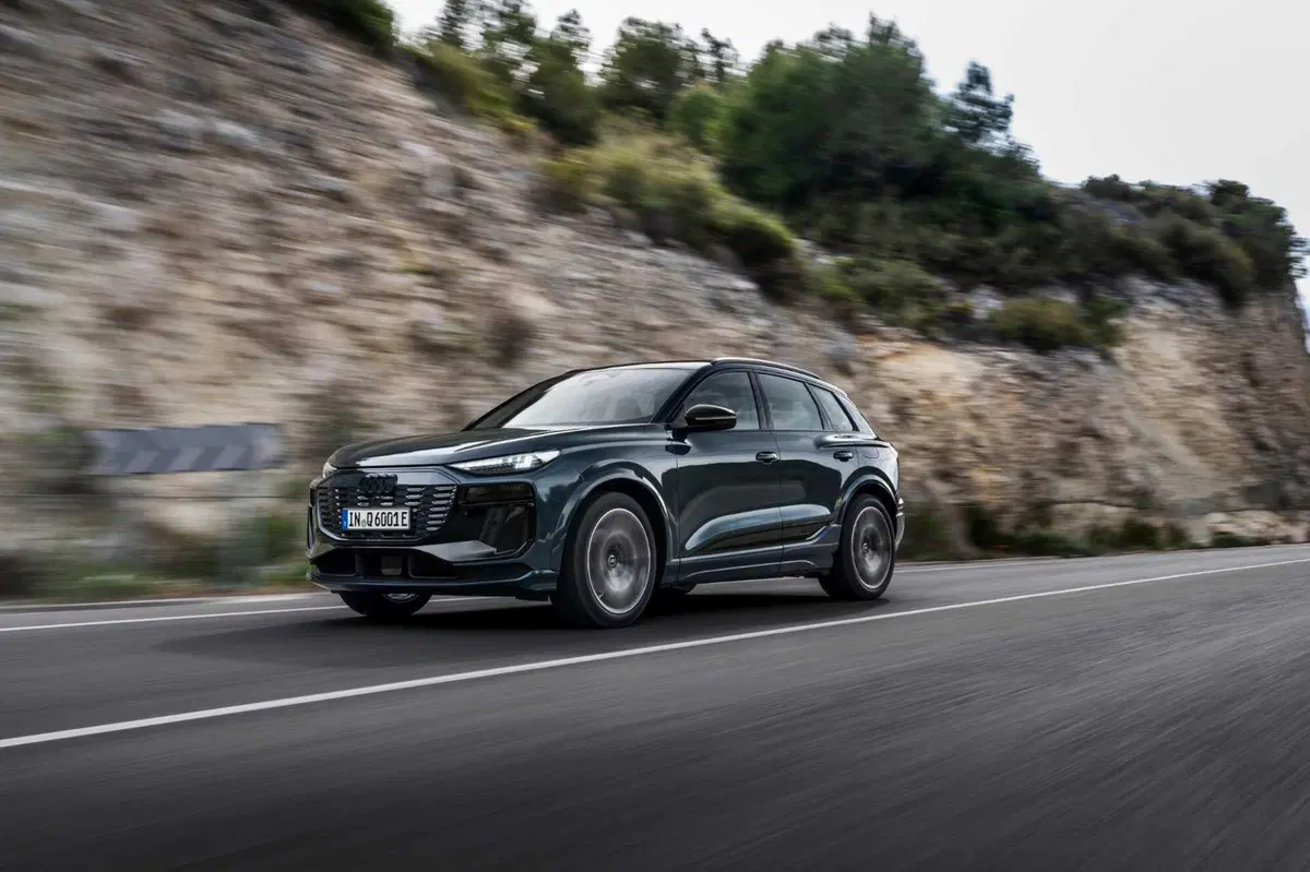 Audi Q6 e-tron: arriva la piattaforma PPE con 100 kW di batteria (5)