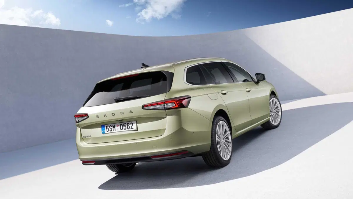 Skoda Superb Station Wagon (2015-24) (2)
