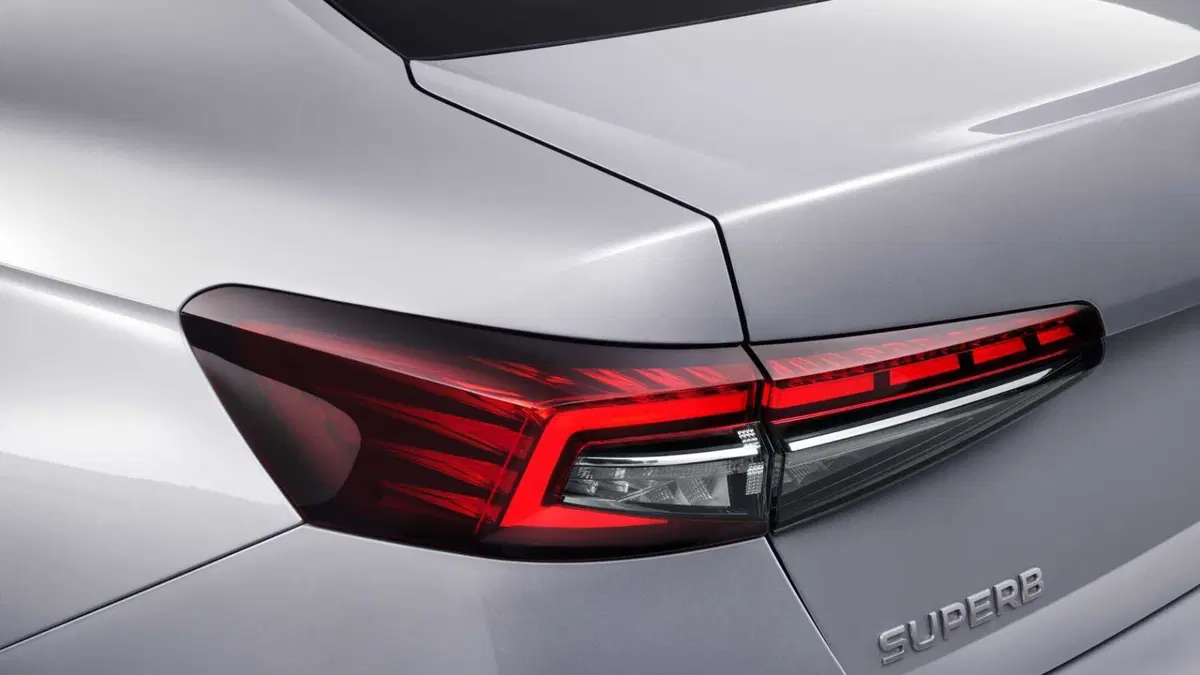 Skoda Superb 2.0 TDI EVO 150 CV SCR DSG SportLine (15)