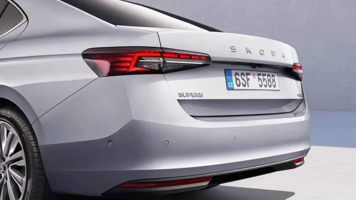 Skoda Superb 2.0 TDI EVO 150 CV SCR DSG SportLine (16)