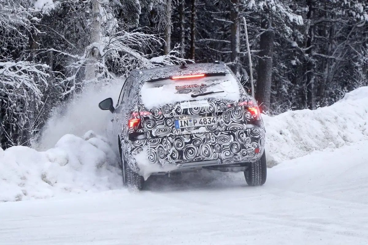 Guai in vista per Audi: il prototipo della nuova Q3 si è schiantato (11)