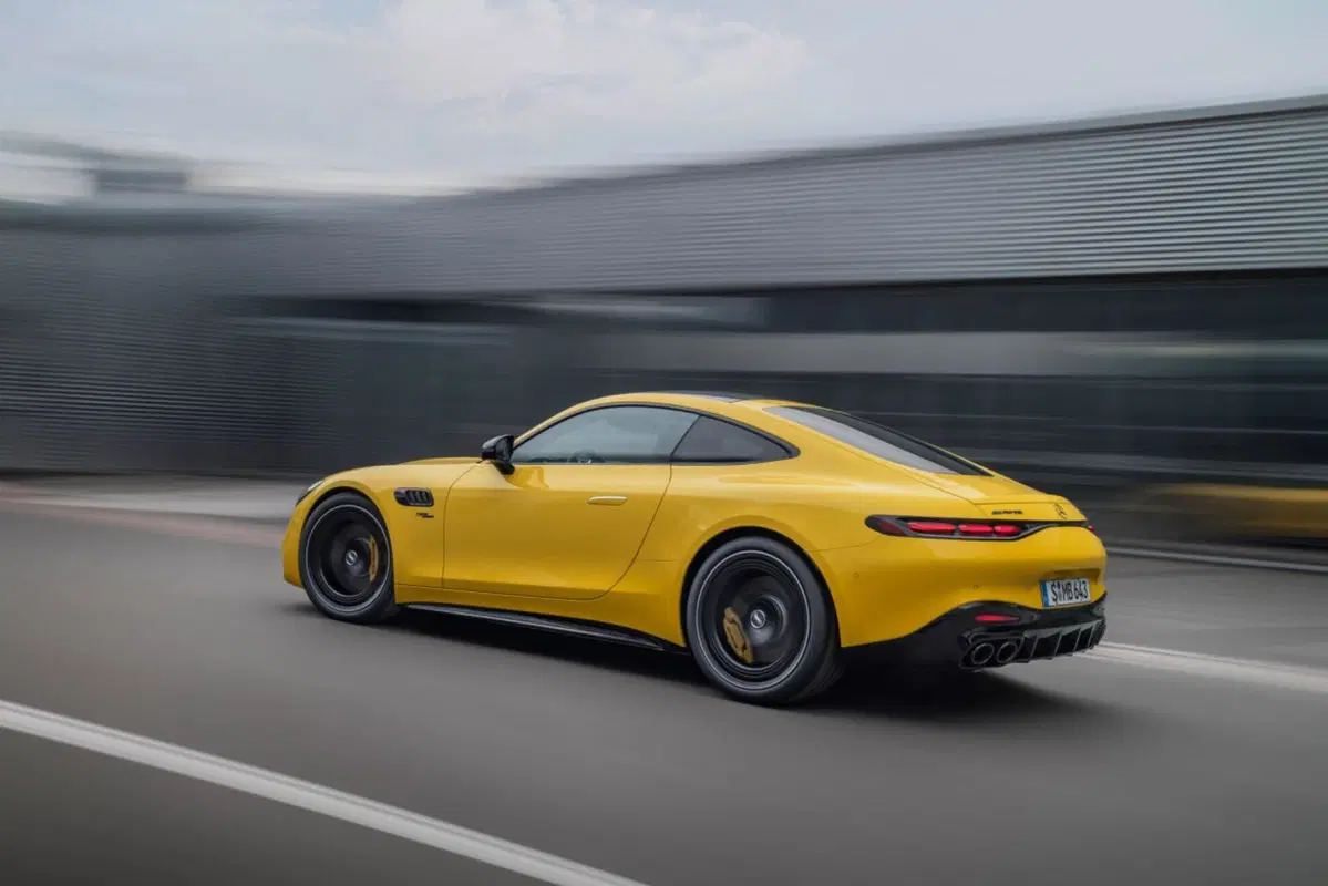 Mercedes-AMG GT 43 Coupé, con il quattro cilindri eroga 422 Cv (2)