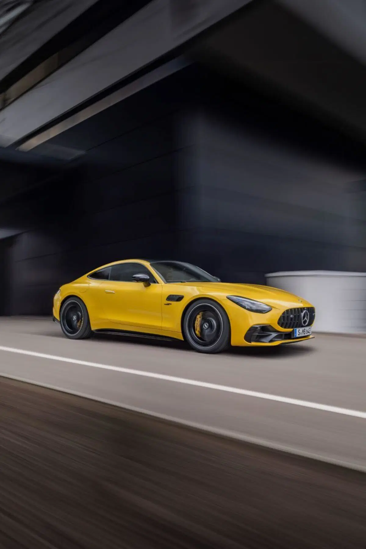 Mercedes-AMG GT 43 Coupé, con il quattro cilindri eroga 422 Cv (21)