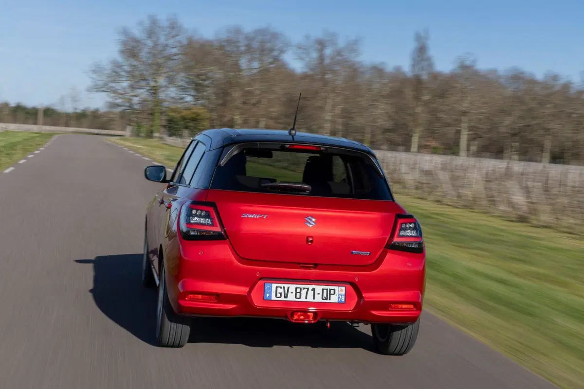 Suzuki Swift 2024: leggera, efficiente e (più) tecnologica. Da 22.500 euro [Video] (11)